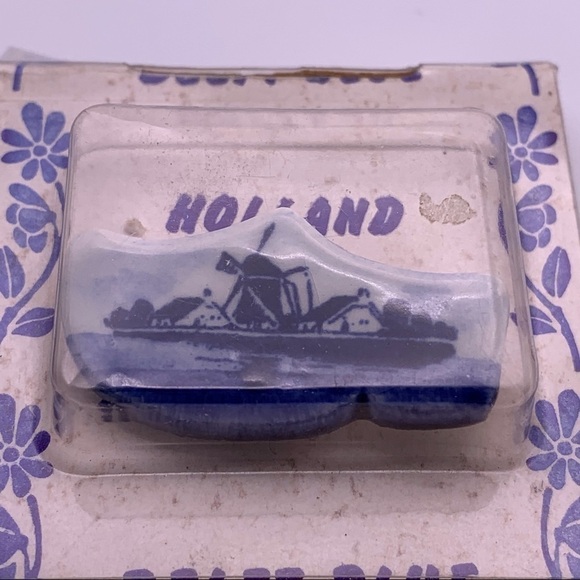 Small Blue Holland Danish Shoe Pin Brooch - Picture 3 of 8